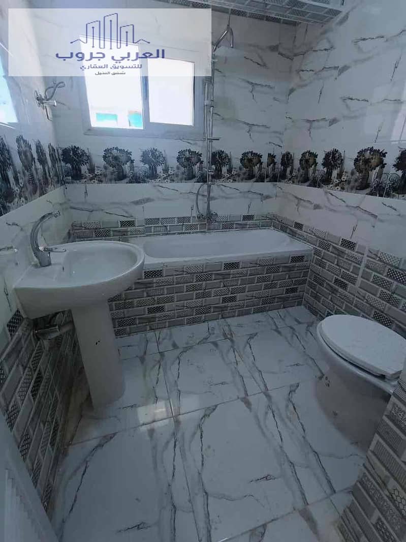 8 ce286be6-0053-40ef-af34-3a8b60bc301d. jpg