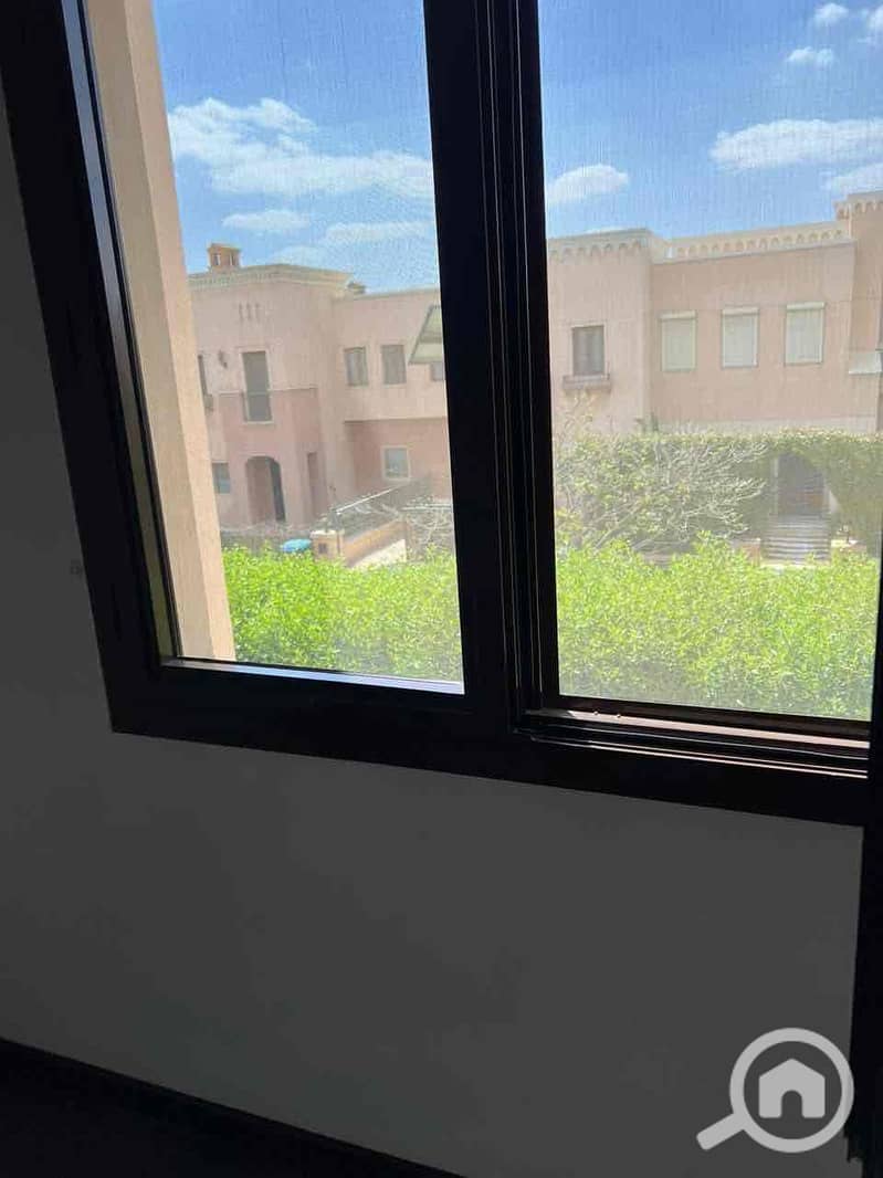 7 8181732d-16bc-4ba6-8417-1d68b9b29179. jpg