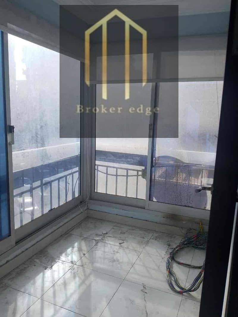 2 921eaee4-92e4-474e-aa95-e8fb4ac5dd67. jpg