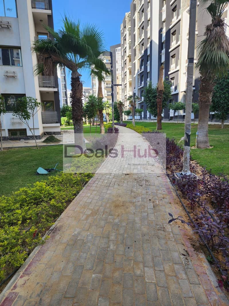 8 162c33ae-76d4-4dd3-a3de-0b1d48843b1b. jpg