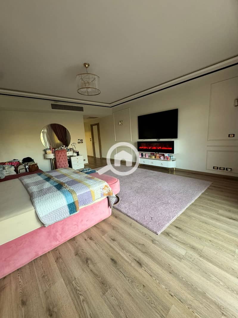 15 9c44c037-6aa5-49d0-9fc1-88d5f7612ae0. jpeg