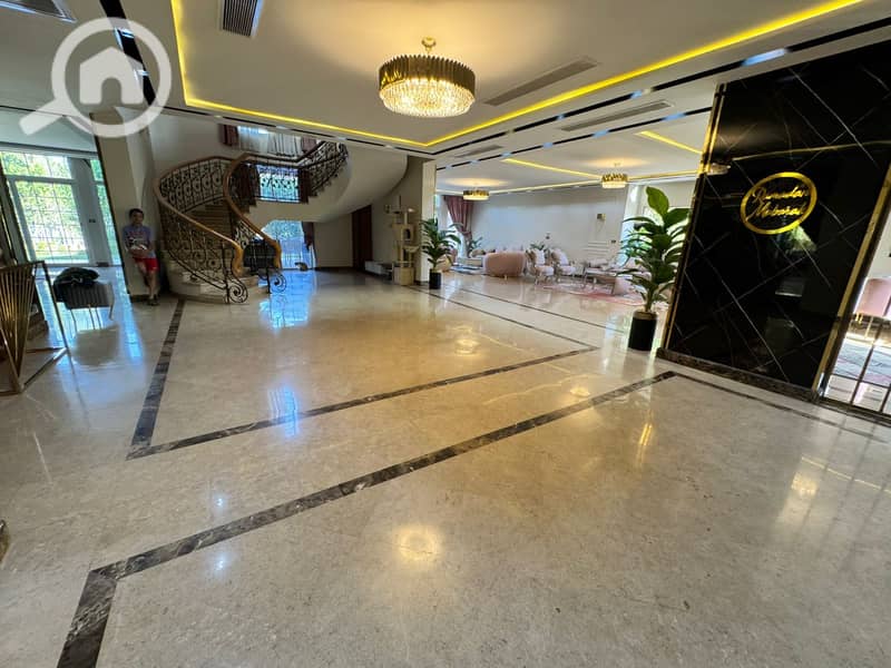 23 034f8ee1-072b-470e-a1e8-071889e53ef0. jpeg