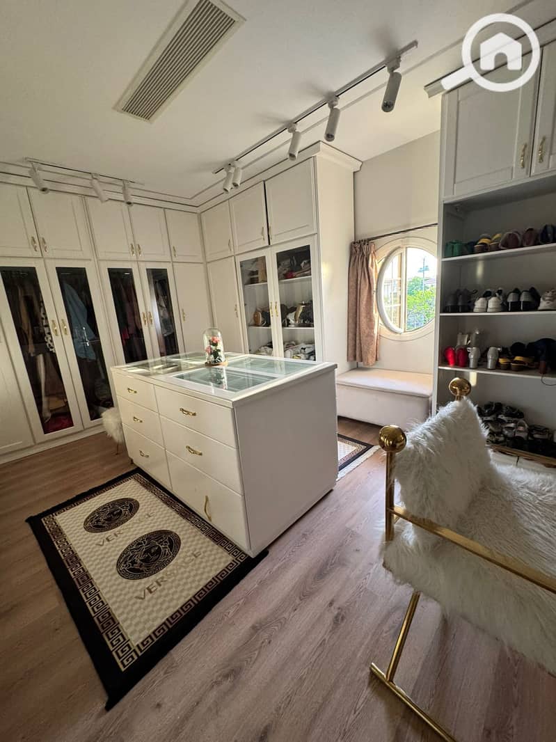 32 95bf6df9-3f57-4a8d-a25a-14e4c3b22789. jpeg