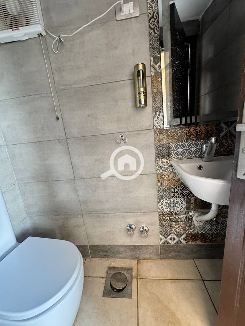 46 5976f793-901a-4bb9-8163-d1e10fc789ae. jpeg