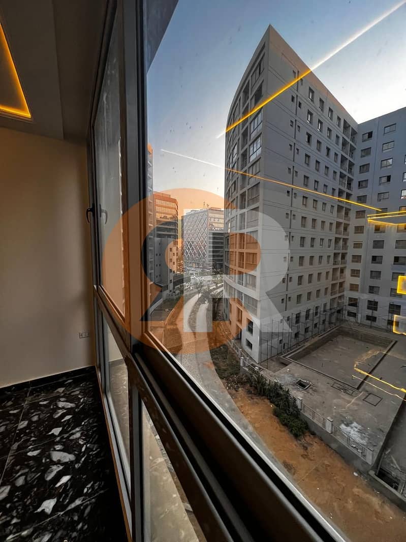 10 61357989-cc71-47f1-9801-7c225409dcd7. jpg