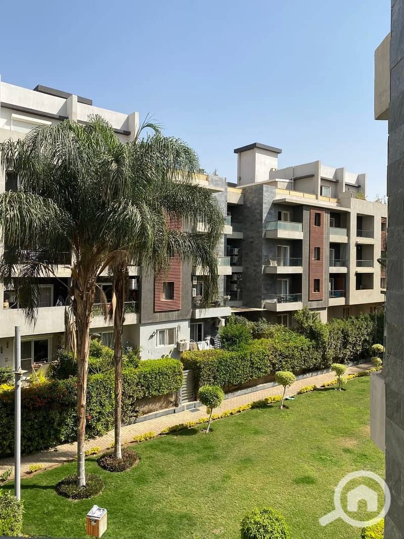 12 b5e3f95b-b9e4-43b5-ba35-d07d15fb7be8. jpg