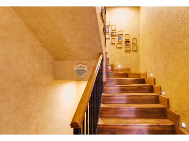 5 58b000c7-814e-416a-b3b3-4f3a75d7ba71. jpg