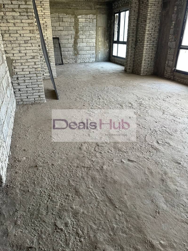 2 d71e7905-2a26-44fd-a0b6-845b70a38691. jpg