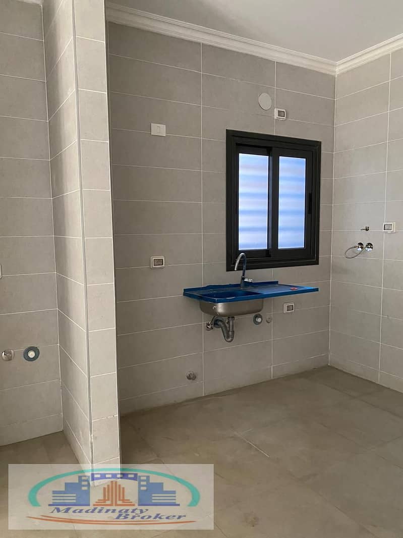 6 e3421cbd-5cf2-4e42-b14d-6c98a17118ca. jpeg