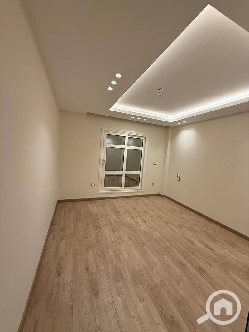 5 79de29af-da66-4e0c-aaa8-24496b8f4dc1. jpg