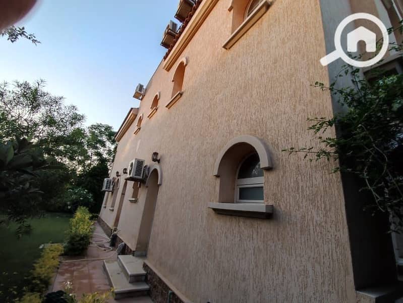 4 6e997085-ba25-45ee-b524-f8c7db2439e7. jpg