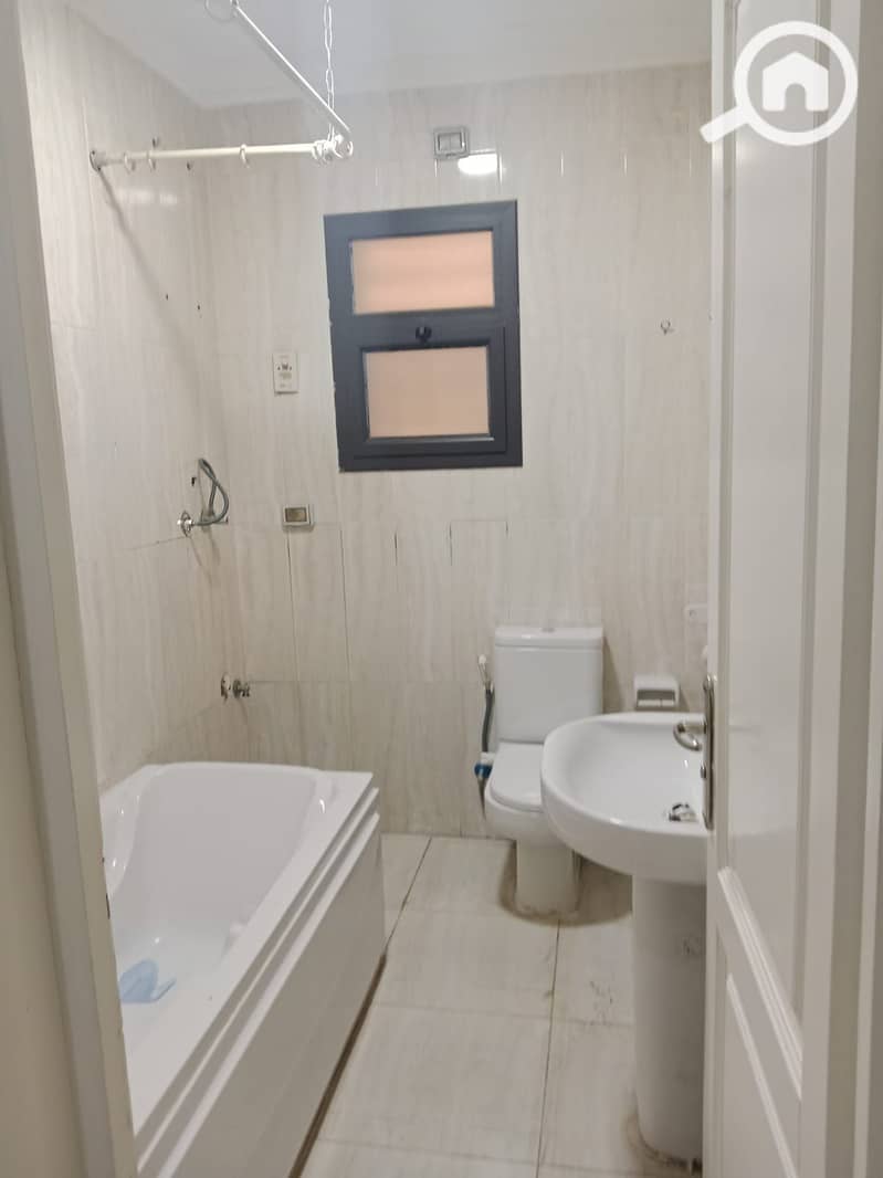 4 55e345c4-0202-4774-943f-9433cf897050. jpg