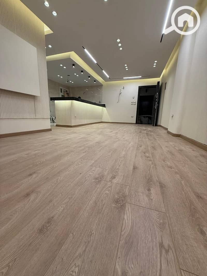 11 d66118f7-669d-4570-a5ed-3f62aa34f583. jpg