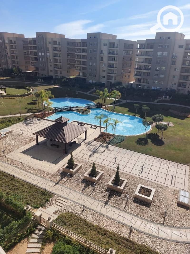 11 the square27. jpg