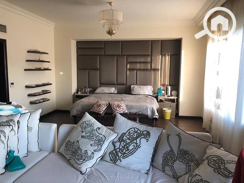 15 7b48efc8-bd8a-458b-80f6-c9692786a4e4. jpeg