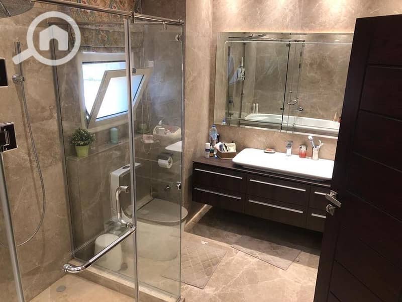 16 b9659bcc-7178-4594-b77c-ca488d9cc0b4. jpeg