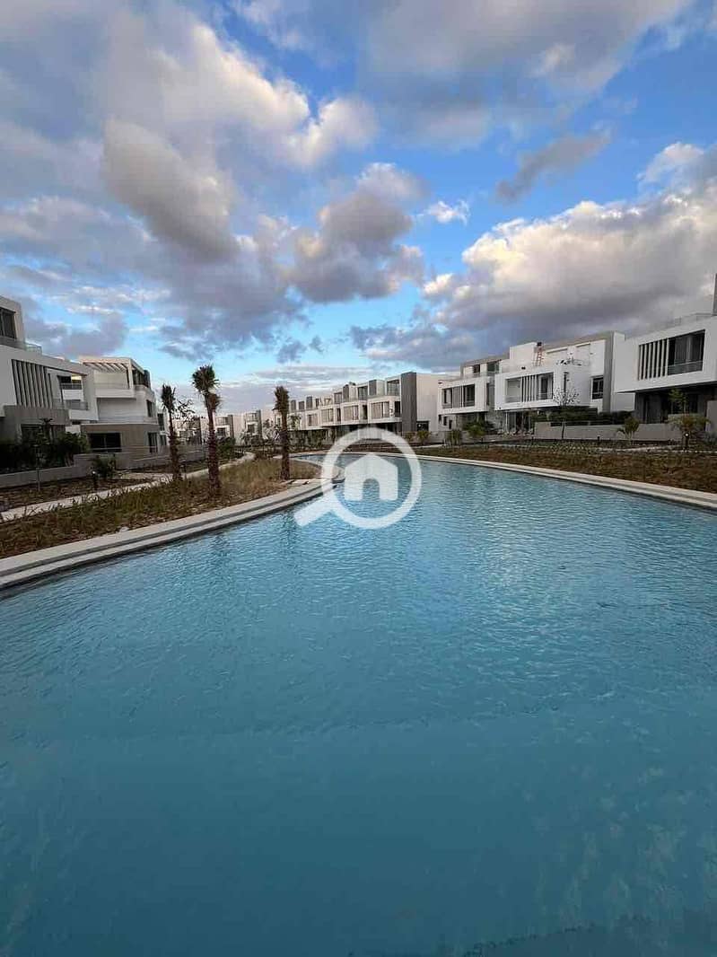 18 1c69df96-34a9-43d5-b7cb-0d9d448989fc. jpg