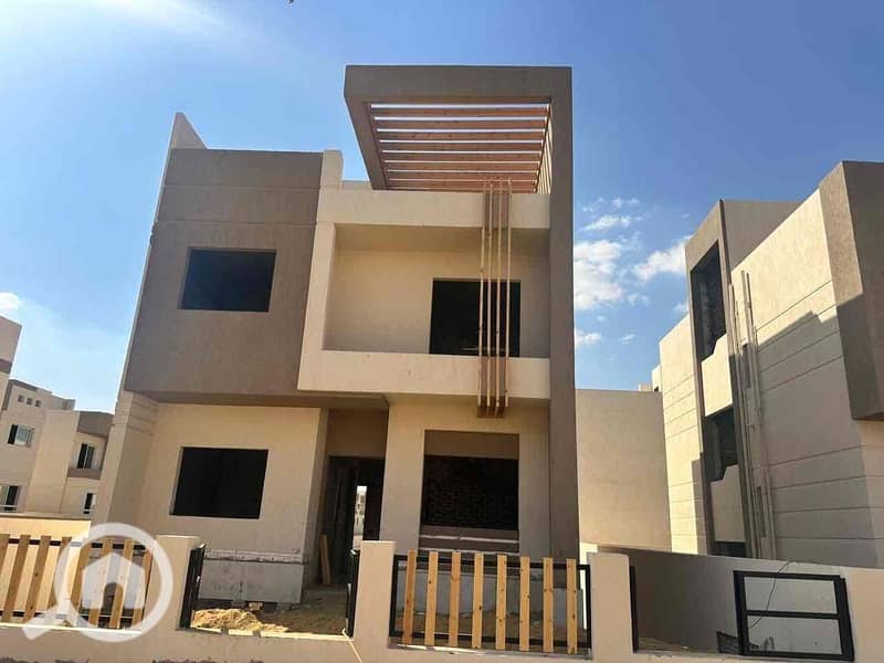 14 093275fc-5c84-4a5c-aa89-9c73a3b2bbd4. jpg