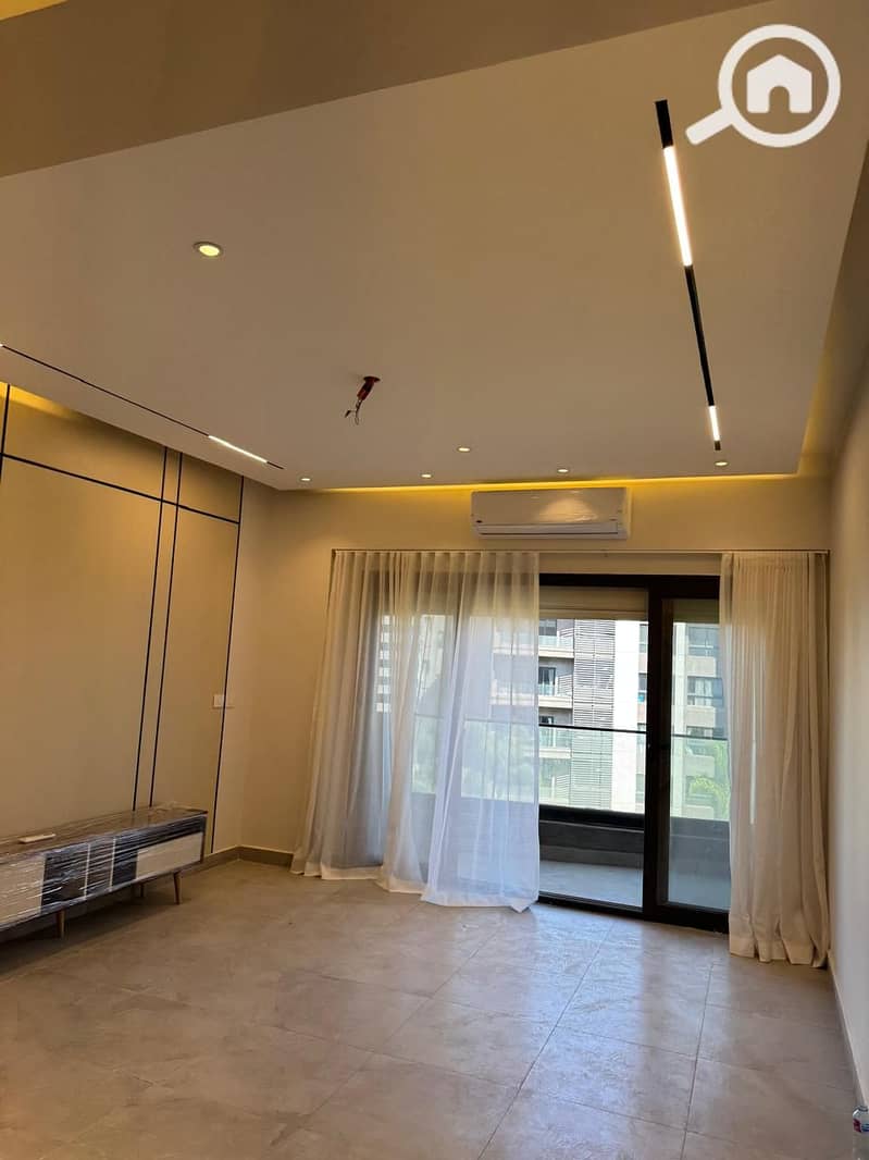 2 6f963e77-91e9-438c-aa7c-47690dc0bffe. jpg