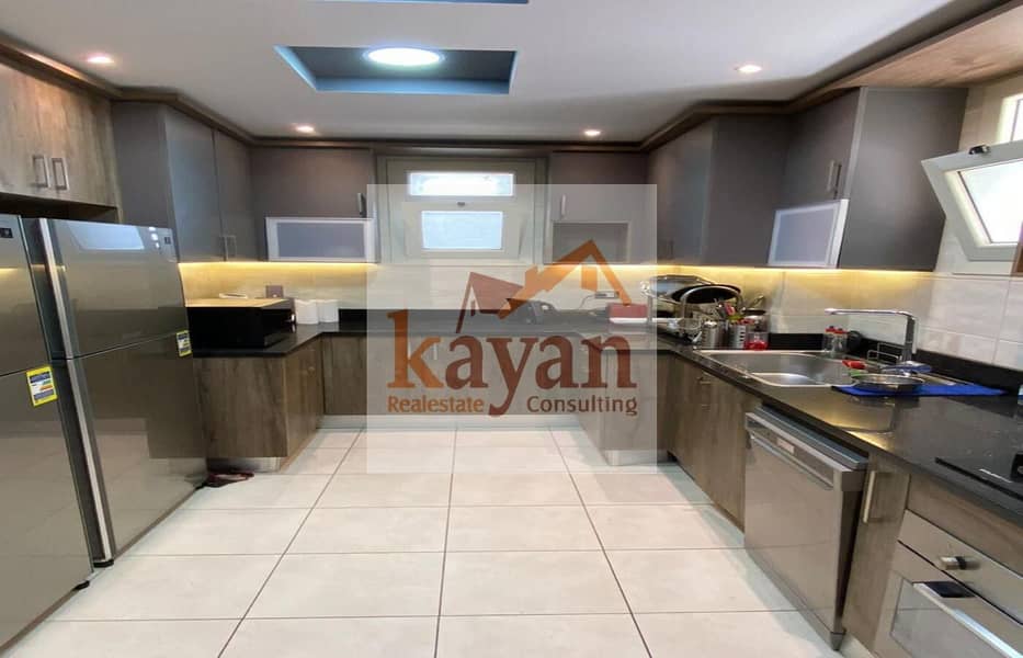 6 e0daf2e4-c9e0-48f1-866d-a30e546302fb. jpg