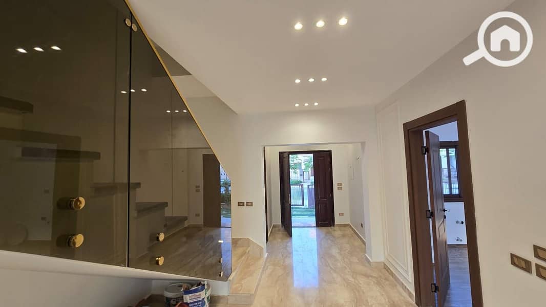 24 dc628b8a-0d30-429e-8d3b-7ef9ebcbee31. jpeg