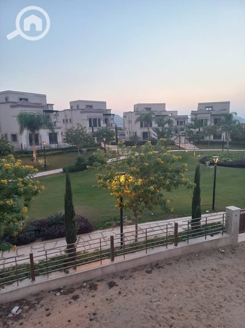 2 3a856d1e-d451-4451-add8-49e7f7470ea1. jpg