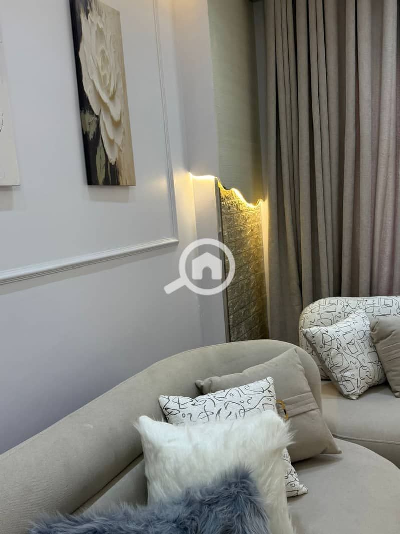 2 8e37e45e-0be5-40c9-ac6a-2f7484849f4d. jpg