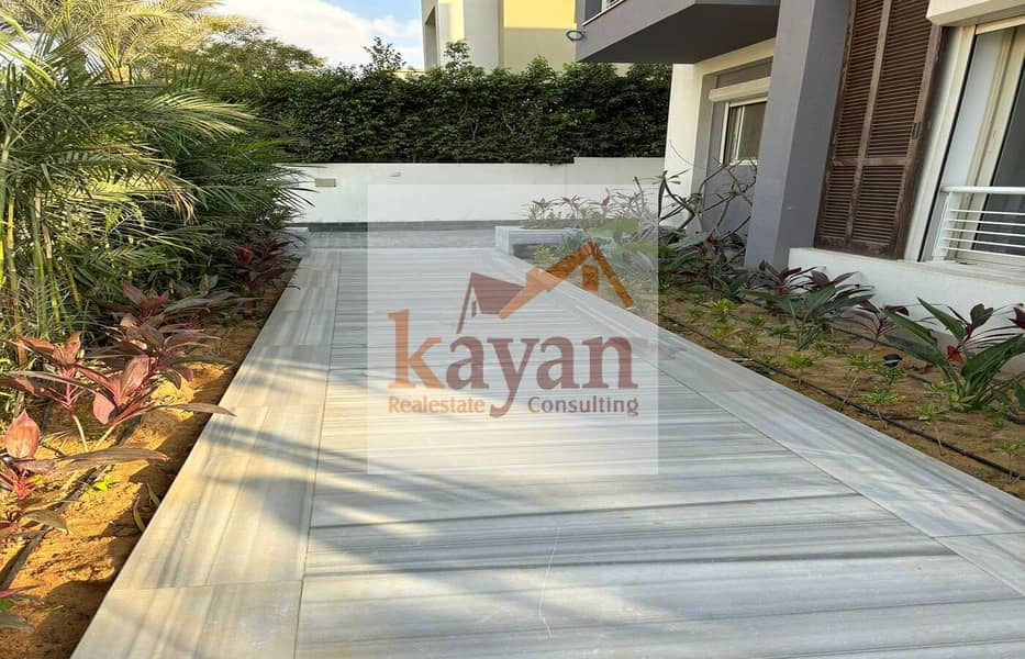 12 d0e217f3-f83a-43a5-aae8-45029f6c6c86. jpg