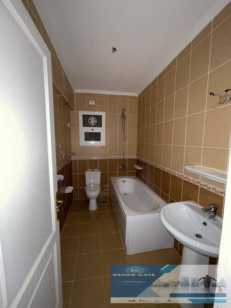 12 faad9b33-3f91-4ece-98df-f3f7daef4120. jpg