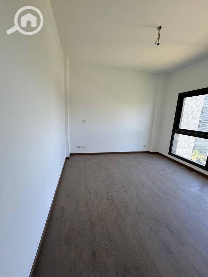 5 98e462cc-7848-48f8-9e1d-9fdee803108e. jpg