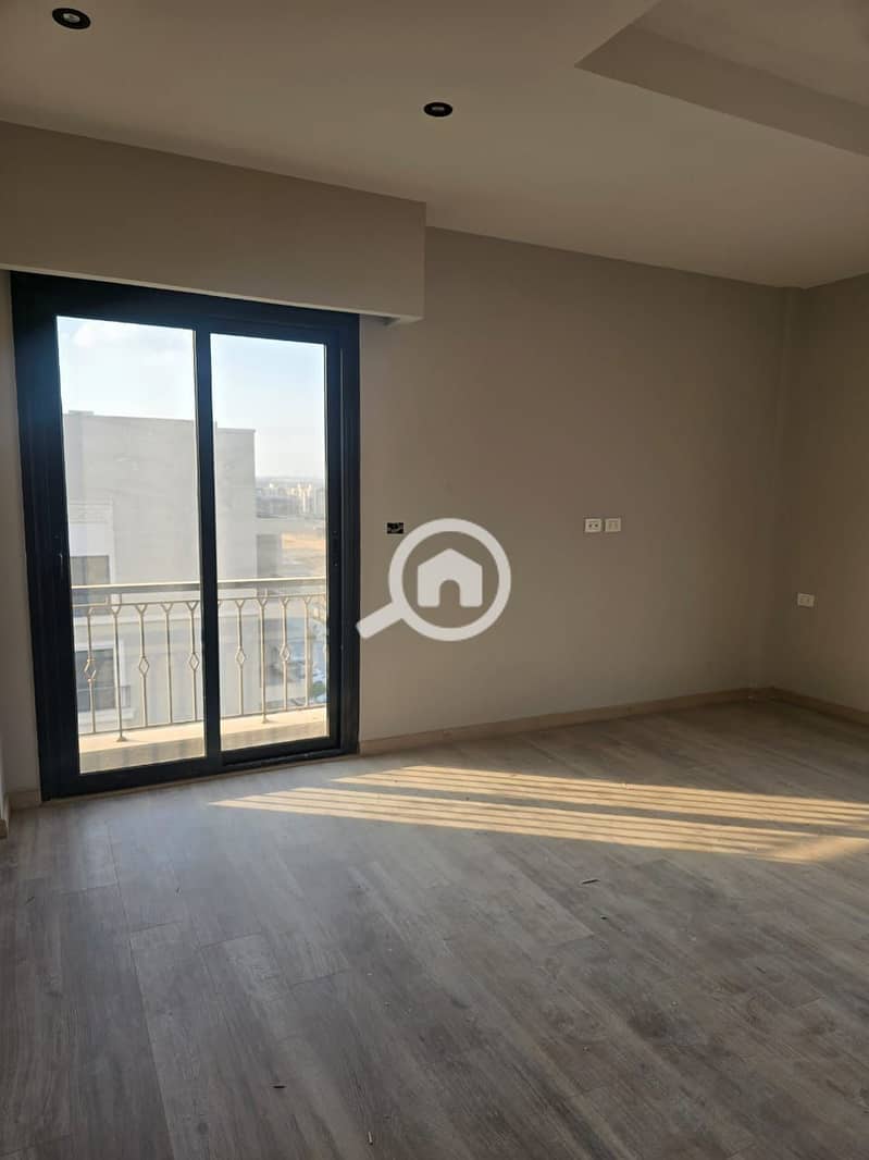 5 WhatsApp Image 2025-11-23 at 1.28. 57 PM. jpeg