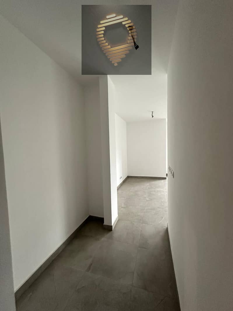 8 52acffe5-3830-4c53-a4f9-12a3232ec9e0. jpg