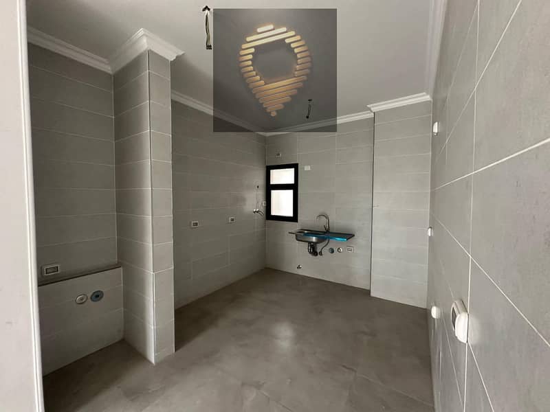 10 0b729ddf-546d-4f36-a737-c2ae1422080f. jpg