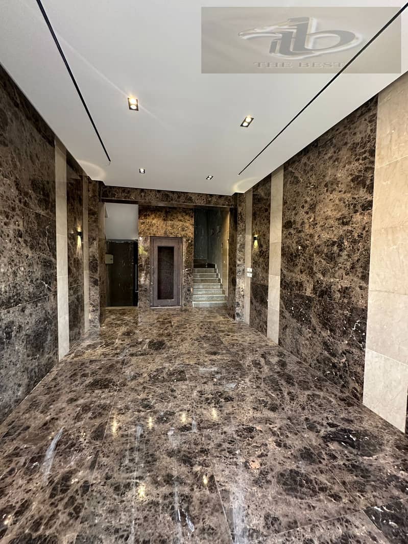 2 ddcbd654-d406-4f85-816b-78e13a0e6e26. jpeg