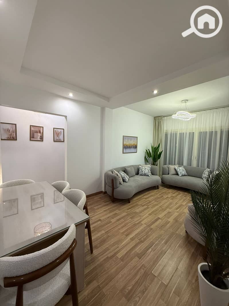 8 b8aee8a4-0db7-430d-95fe-a5be5164b0dc. jpeg