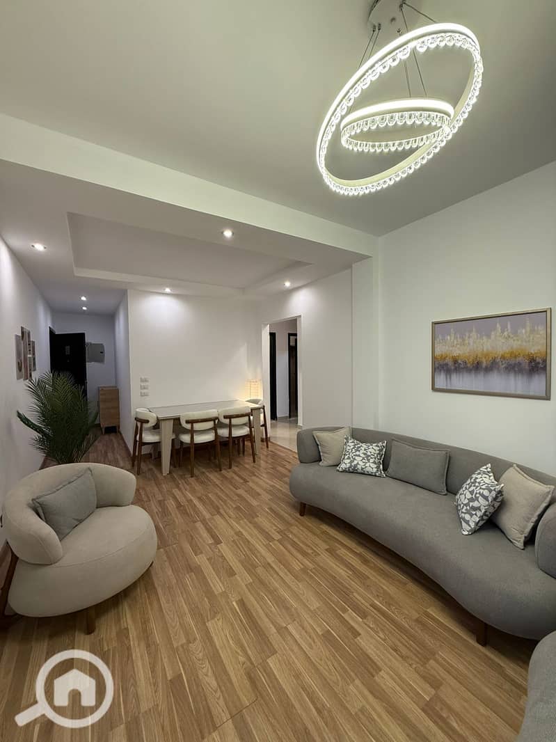 10 6cfb42cc-df27-44f8-abff-aec6b6d6d545. jpeg