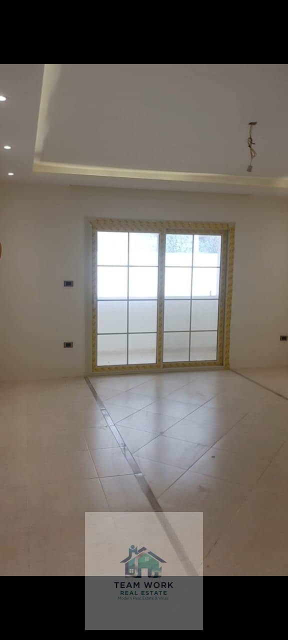 2 6f48bf38-eff8-4063-b25f-72741ea05c0d. jpg