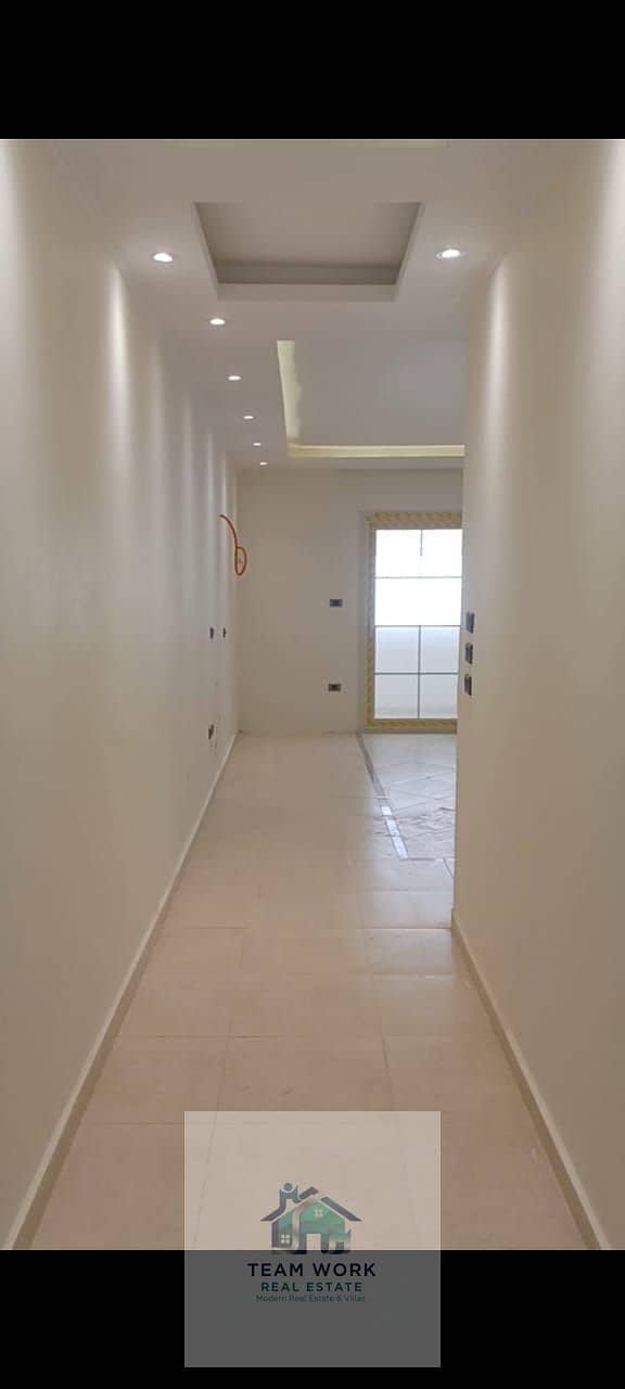 4 40e8d0cf-8234-4baf-8d66-ed94683e8fe9. jpg