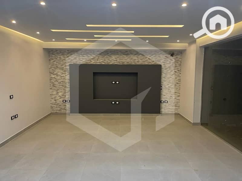 2 District 7 El Sheikh Zayed 2. jpg