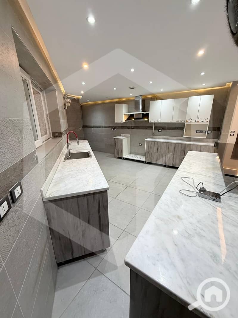 5 District 7 El Sheikh Zayed 5. jpg