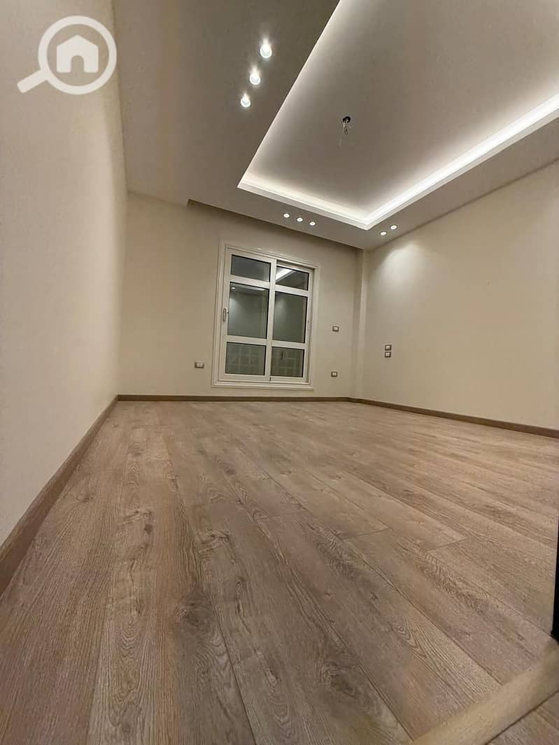 15 dff9c1b9-7a47-4af0-beec-fb4bed1eefb8. jpg