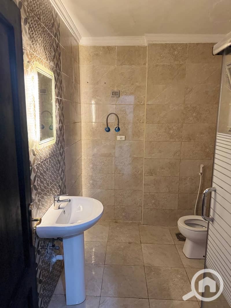 10 0f91c582-309f-4e41-a7b0-da0939b5270e. jpeg