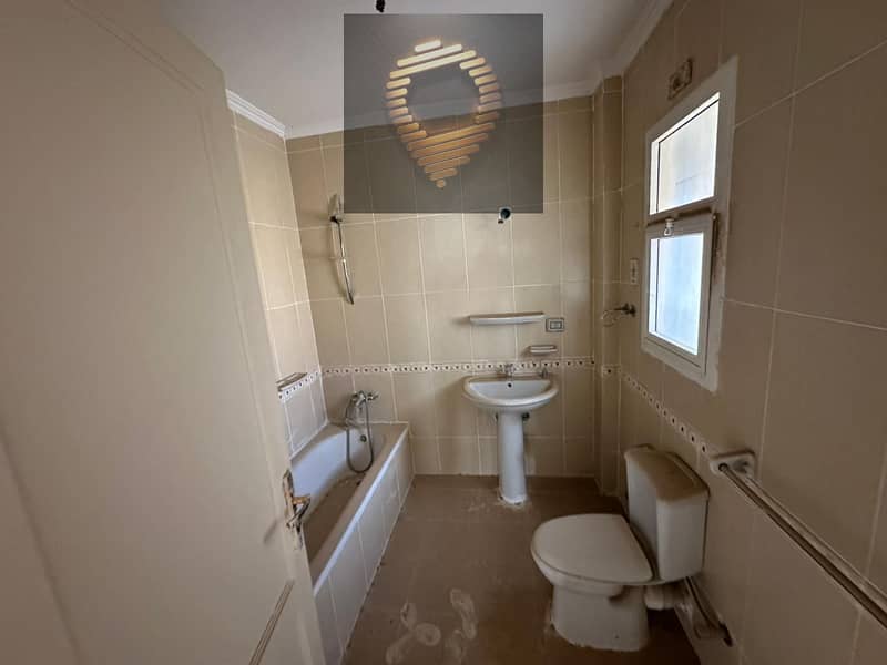 8 WhatsApp Image 2025-09-28 at 15.20. 25_cb2b72d5. jpg