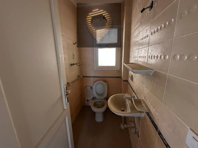 10 WhatsApp Image 2025-09-28 at 15.20. 19_731bb826. jpg