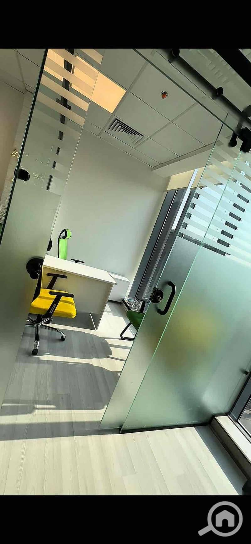 10 2f648a17-3c09-419d-9bf1-76f5f40b4509. jpg