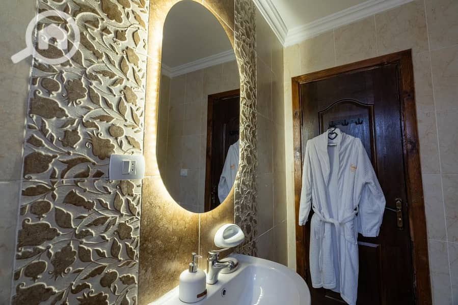 7 WhatsApp Image 2025-11-22 at 13.21. 47 (1). jpeg