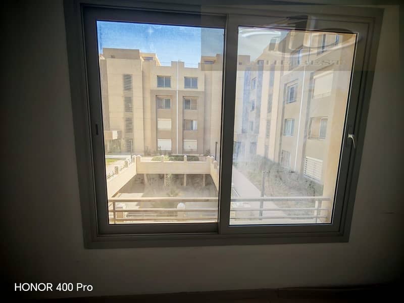 4 b4d7f99e-3170-47d8-ac8c-bd52901747ac. jpeg