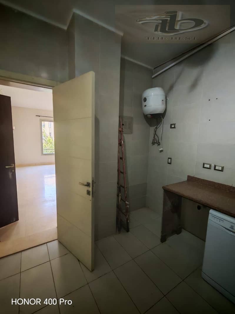 12 3d3bba23-b910-40a0-abe2-af0876064ffa. jpeg