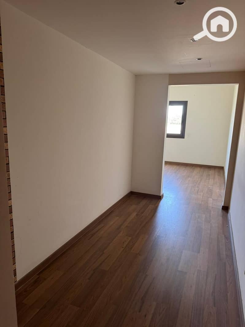 11 WhatsApp Image 2025-10-20 at 9.27. 11 PM (2). jpeg