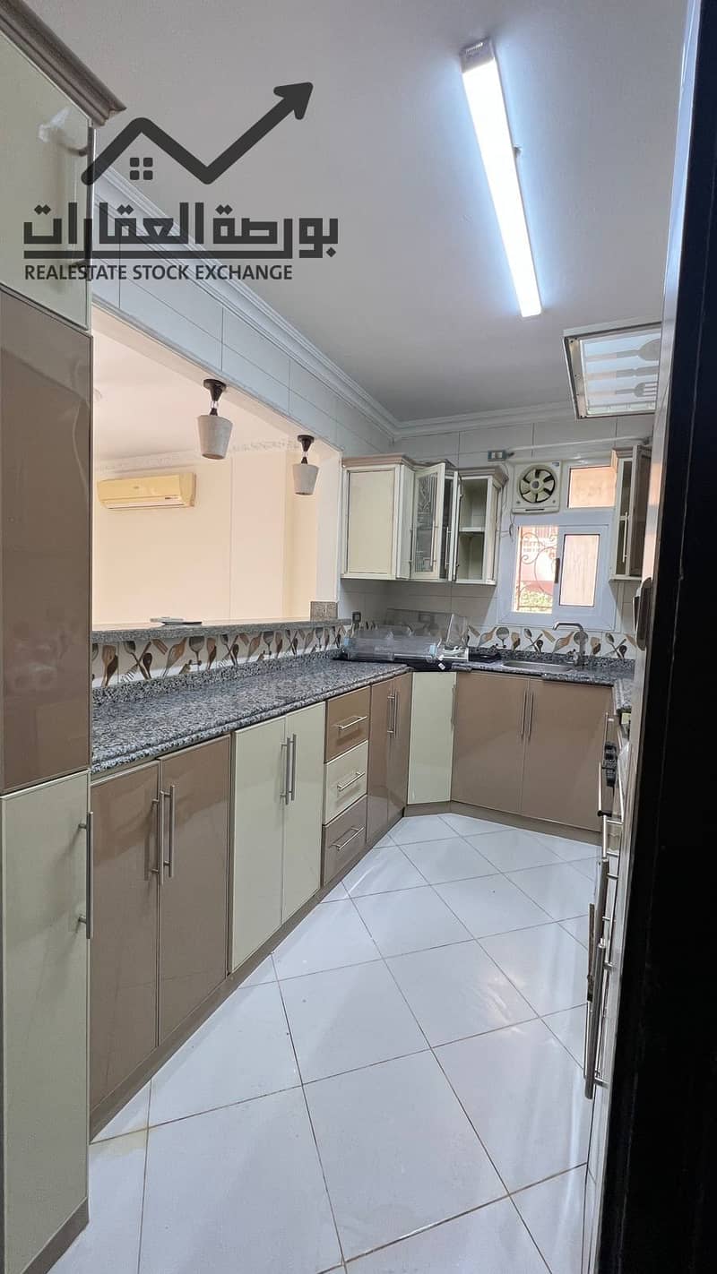 5 824f5cd3-79e2-458d-a38b-aae072b89755. jpg